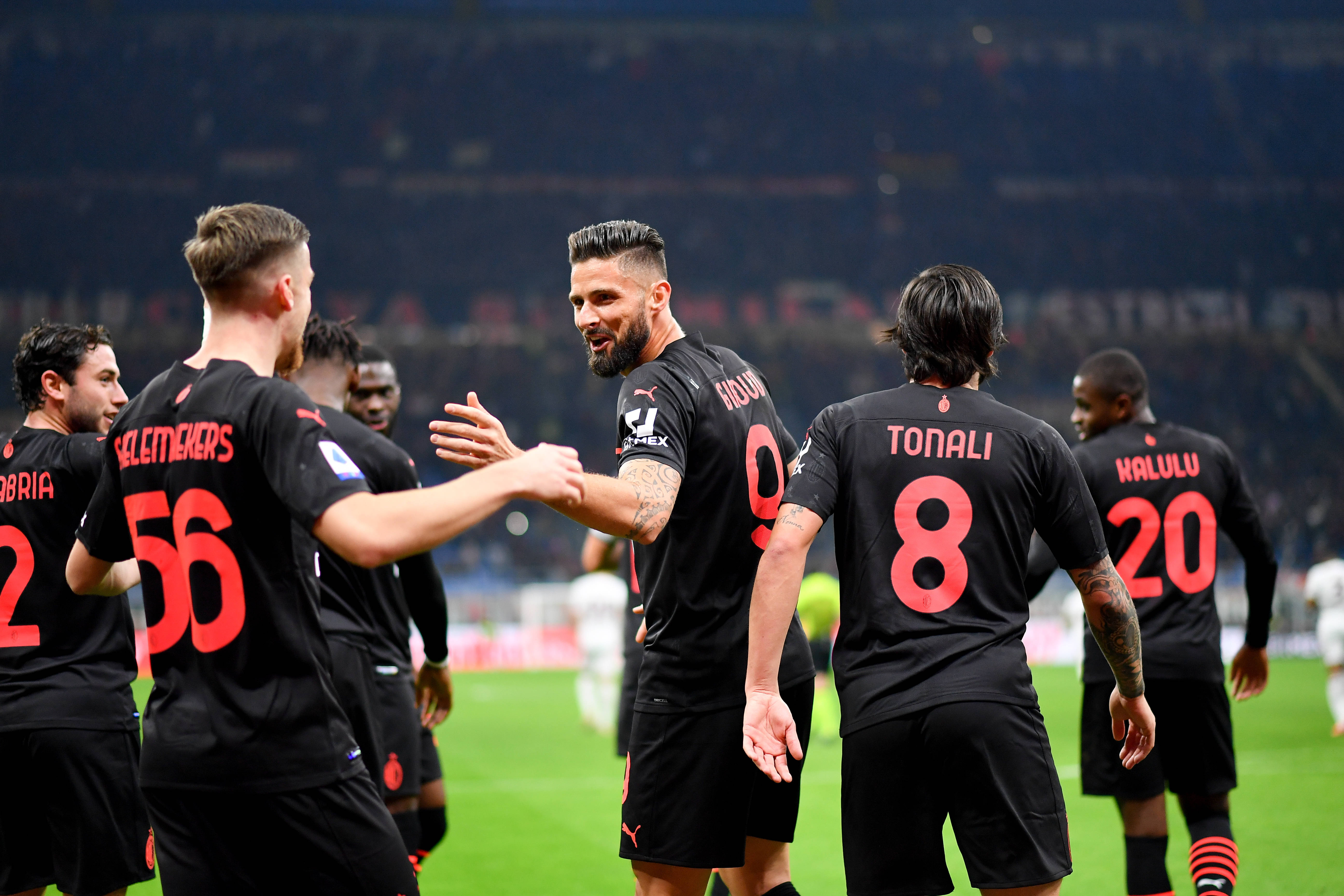 意媒：孔蒂明天回归那不勒斯，要求冬窗实质性引援以重振球队（意媒称孔蒂将于明日重返那不勒斯，要求冬窗重磅补强助球队反弹）