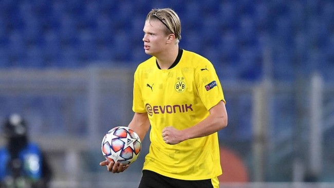 国脚伤愈后首秀建功，球迷称其回来了（国脚伤愈复出首秀发威，球迷赞其王者归来）