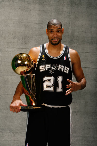 自然年为五大联赛球队+法国队进球60+，姆巴佩是近67年来首人（姆巴佩自然年为五大联赛俱乐部与法国队攻入60球以上，创近67年首例）