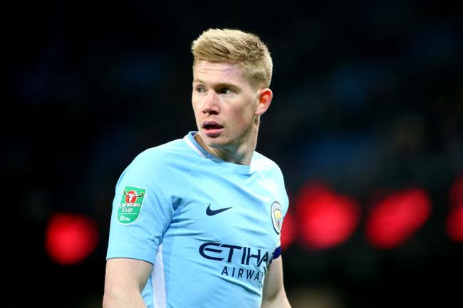 继姆巴佩之后，凯恩是本赛季第二位打入25球的五大联赛球员（凯恩25球达成，成本赛五大联赛继姆巴佩后的第二人）