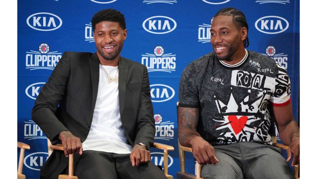 世体：巴萨否认了有意引进凯恩的报道，目前没和任何球员接触（世体：巴萨驳斥有意引进凯恩传闻，称目前未与任何球员接触）