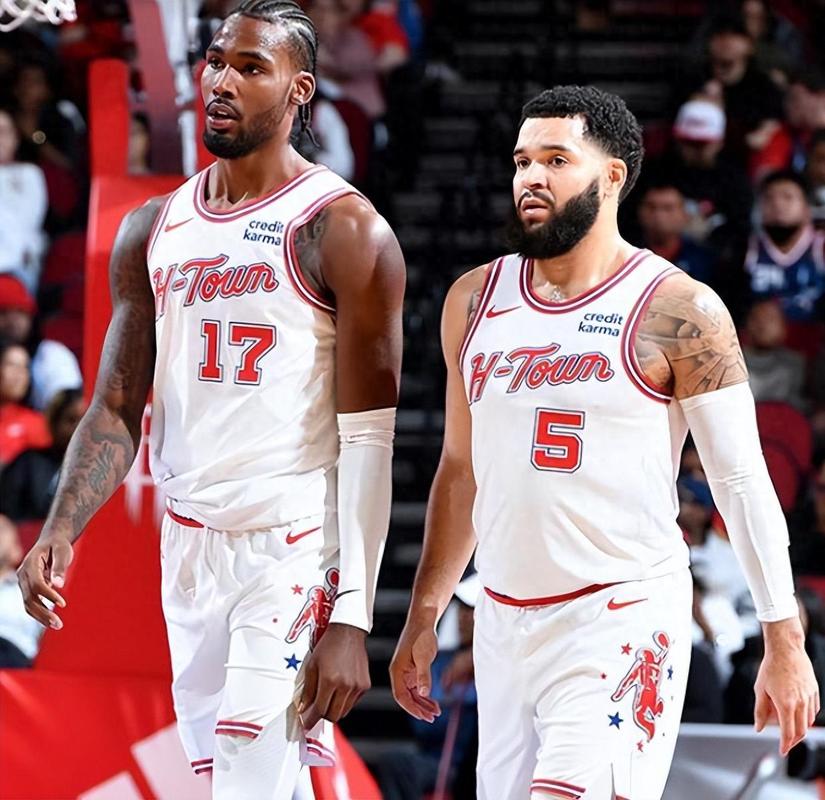 巴萨官方：费尔明右腿比目鱼肌轻微受伤，将缺阵大约两周（巴萨通报：费尔明右腿比目鱼肌轻伤，预计休战约两周）