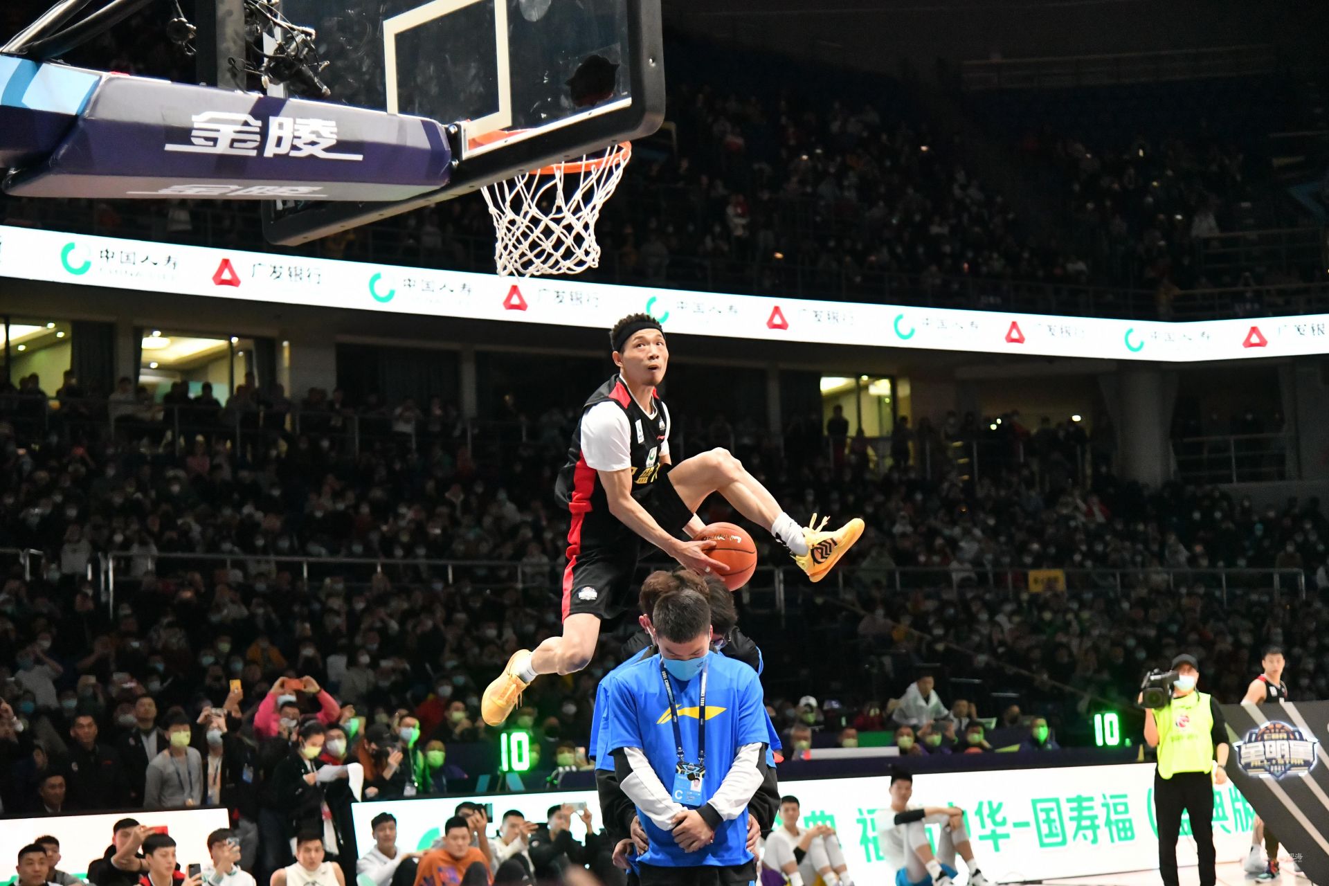 赵宇豪：继续为家乡效力是光荣与责任，相信云南足球会更好（赵宇豪：效力家乡既是荣耀亦是使命，坚信云南足球蒸蒸日上）