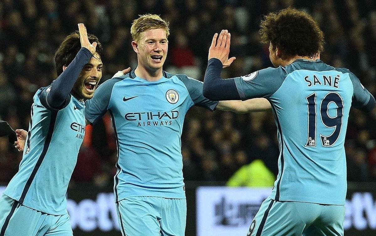 热闻｜B费一传两射造两大神迹！曼联客场4-1大胜狼队升至英超第六（B费梅开二度+助攻两破纪录，曼联客场4-1击败狼队升至英超第六）