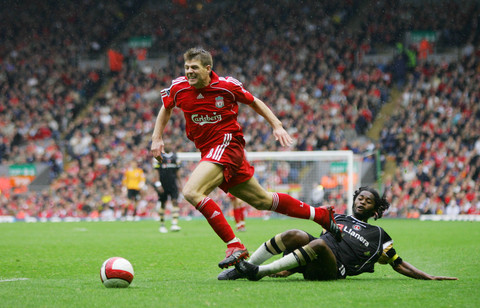 夏窗转会标王坑惨米兰：3700万先生低效，缺乏9号问题更严重了（米兰被夏窗标王拖累：3700万引援低迷，锋线无9号雪上加霜）