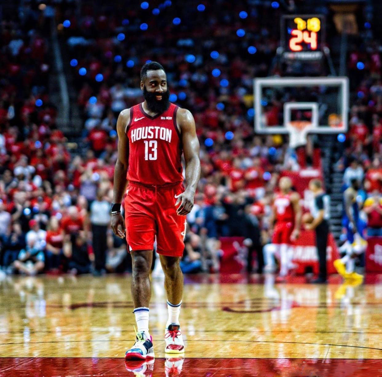 安帅：C罗是我带过职业态度最好的球员之一；米兰的经历非常棒（安切洛蒂：C罗职业素养属我执教顶尖行列；在米兰的经历十分精彩）