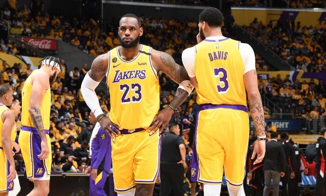 蓝军枪手 天王山之前 先在欧冠褪一层皮吧（天王山前哨 蓝军与枪手先在欧冠掉层皮）