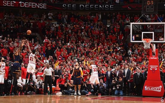 跟队：米兰不太可能在一月运作莱万，但他是夏窗的理想人选（队记：米兰冬窗引进莱万可能性不大，夏窗仍视其为理想目标）