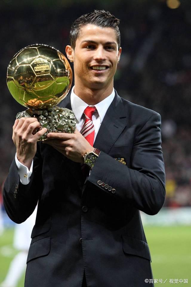 德劳伦蒂斯：孔蒂正带领球队重回正轨，球员也听从了他的指示（德劳伦蒂斯：孔蒂率队回到正轨，球员严格执行其要求）