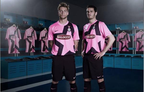 英超：曼联客场2-1击败莱斯特城（英超：曼联客场2-1战胜莱斯特城）