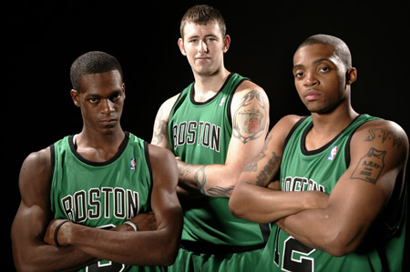 穆勒续约温哥华白浪至2026年，年薪600万欧元（穆勒与温哥华白浪签下新合同至2026年，年薪600万欧元）