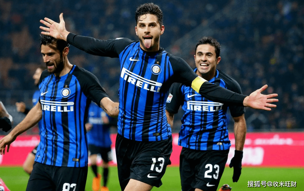 曼联冲击欧冠资格压力巨大（曼联争夺欧冠席位压力山大）