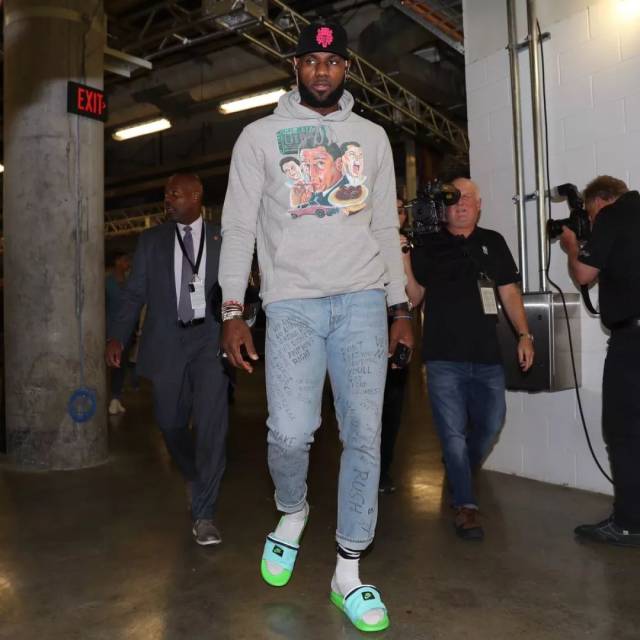 奥蓬达：我身处世界最大俱乐部之一，经历困难后为处子球高兴（奥蓬达：效力顶级豪门心怀自豪，走出困境后处子球令我振奋）